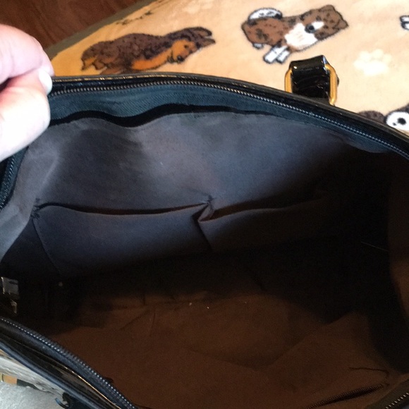 Amazing, unique vintage patent handbag/tote ๐ from the 1980โs! - Picture 13 of 16